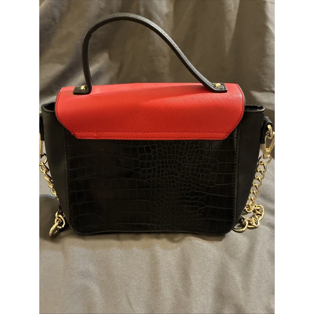 Steve Madden Bmelodie Small Red Black Crossbag Handbag Purse Crocodile Emboss